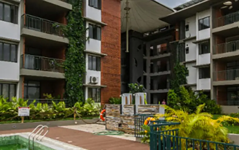 Good Earth Barefoot On The Hills -Town Houses