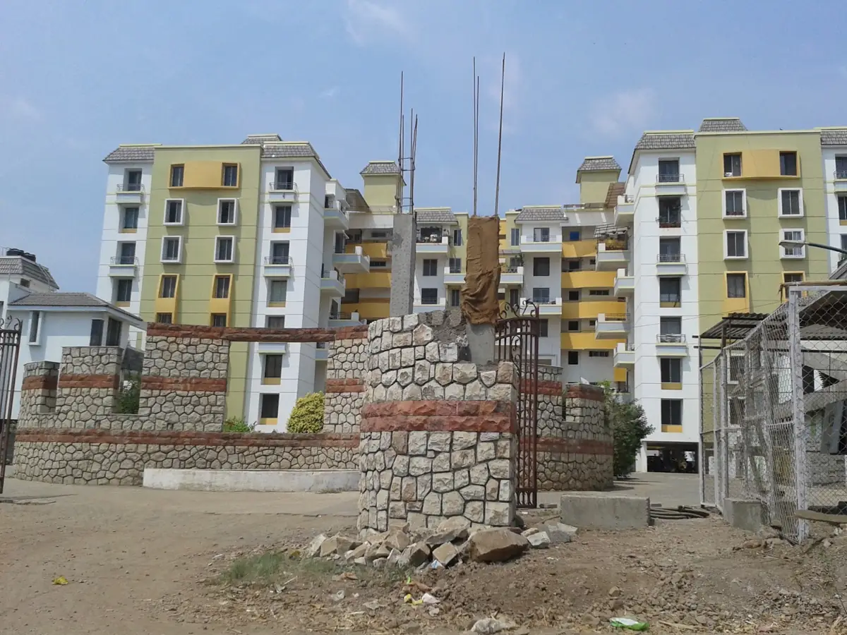 Hira Moti Golden Square Plaza